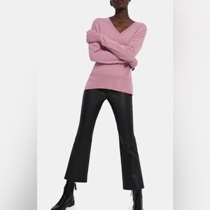 Theory 100% cashmere sweater in dusty pink. Size small. GUC.